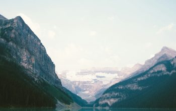 Wallpaper Majestic Mountain Duo
