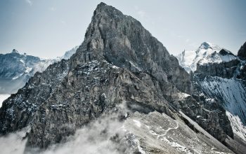 Wallpaper Snow-Covered Mountain