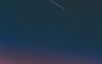 Wallpaper Shooting Star in Night Sky