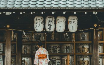 Wallpaper Woman in Orange and White Kimono