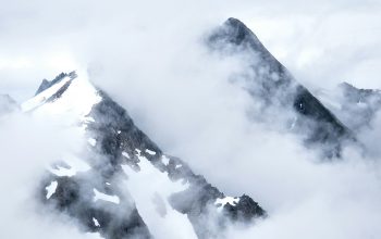 Wallpaper Mountain with Fogs