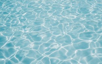 Wallpaper Rippling Crystal Blue Water