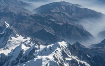 Wallpaper Snow-Covered Mountain Photograph