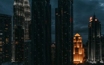 Wallpaper City Buildings Under Gray Cloudy Sky During Daytime