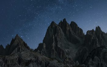 Wallpaper Black and White Mountain Under Blue Sky