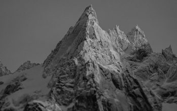 Wallpaper Snow-Covered Mountain During Daytime