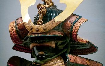 Wallpaper Gold and Red Dragon Figurine
