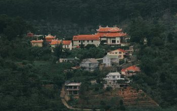 Wallpaper A Hillside Haven