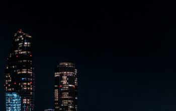 Wallpaper A City Skyline at Night