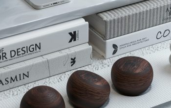 Wallpaper Three Wooden Balls
