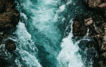 Wallpaper Flowing River