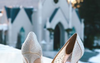 Wallpaper Pair of Glitter White Pointed-Toe Pumps