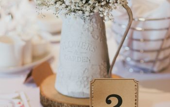 Wallpaper Selective Focus White Petaled Flower Decorations
