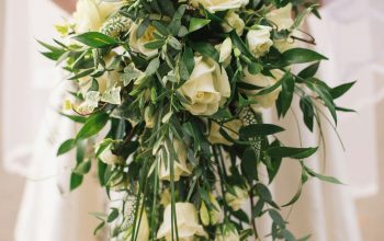 Wallpaper Woman Holding White Roses Bouquet