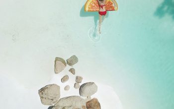 Wallpaper Woman on Swim Ring