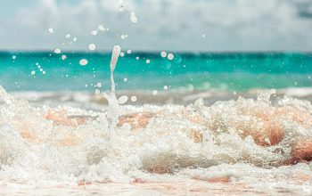Wallpaper Water Waves on Shore During Daytime