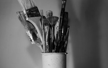 Wallpaper Black and White Brushstroke in White Ceramic Mug