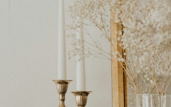 Wallpaper Gold and White Candle Holder