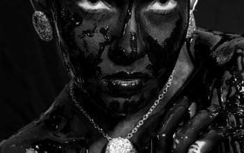 Wallpaper Black and White Man’s Face Statue