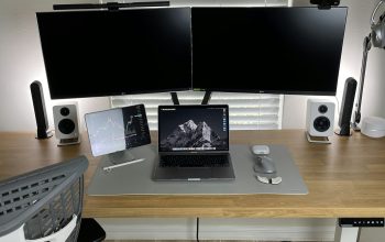 Wallpaper Black iPad on Brown Wooden Table