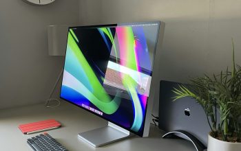 Wallpaper Desktop Computer on White Desk