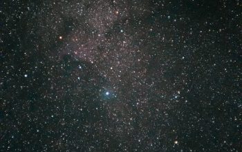 Wallpaper A Dark Sky Filled with Lots of Stars