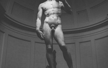Wallpaper A Black and White Statue