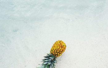 Wallpaper Pineapple on Seashore