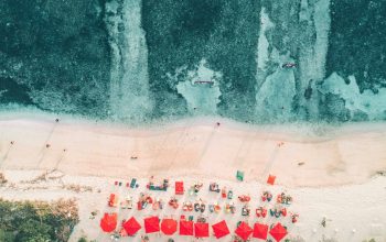 Wallpaper Person on Seashore