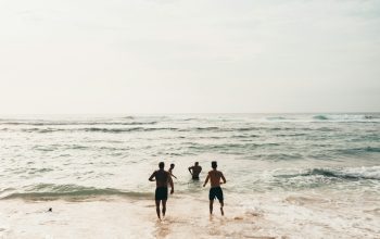 Wallpaper Man Running Toward Beach
