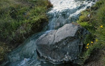 Wallpaper Stone on Stream of Water During Daytime