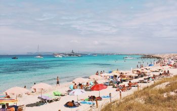 Wallpaper People on Seashore