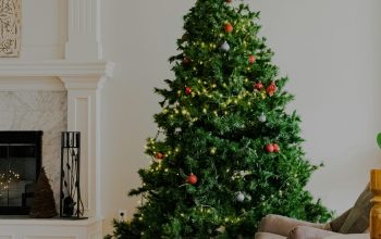 Wallpaper Green Christmas Tree with Baubles