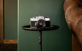 Wallpaper Black and Silver DSLR Camera on Black Stand