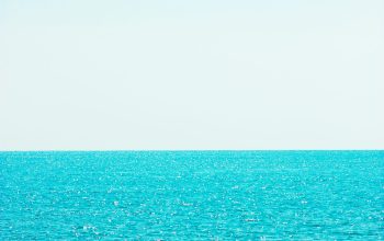 Wallpaper Blue Sea Under White Sky During Daytime