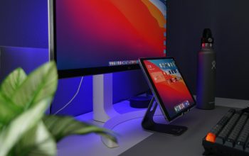 Wallpaper Black Flat Screen Computer Monitor Beside Black Computer Keyboard