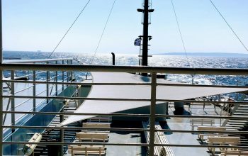 Wallpaper A View of the Ocean from a Ship’s Deck