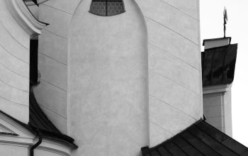 Wallpaper A Black and White Church Photo