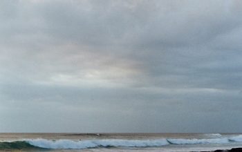 Wallpaper Waves Crashing on a Beach