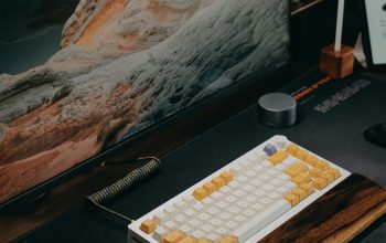 Wallpaper Keyboard and Monitor Setup