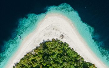 Wallpaper Aerial View of Island with White Sand Beach
