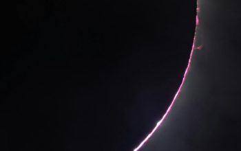 Wallpaper The Sun Seen Through a Thin Lens