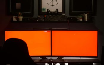 Wallpaper Person Working at Computer