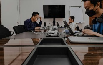 Wallpaper People Working Together in a Modern Office